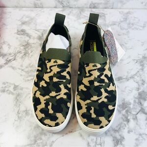 Reebok Womens Shoes  Onlux Slip On Walking/Marche GZ3102 Sneakers  Size 6.5